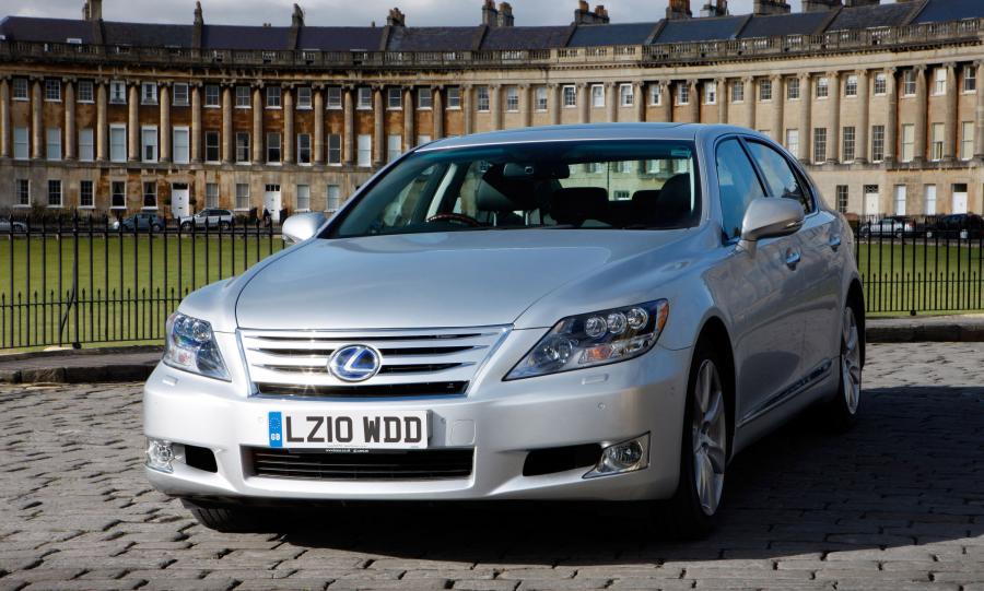  Lexus LS600h 2010 года  (фото 8 из 18)